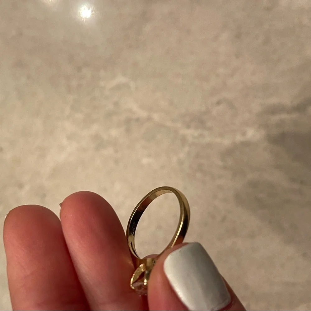 Vtg 14K solid Gold 1 Stone Cubic Zirconia Wedding engagement solitaire ring